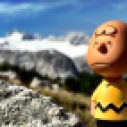 Charlie Brown vor der Kulisse des Dachsteingletschers